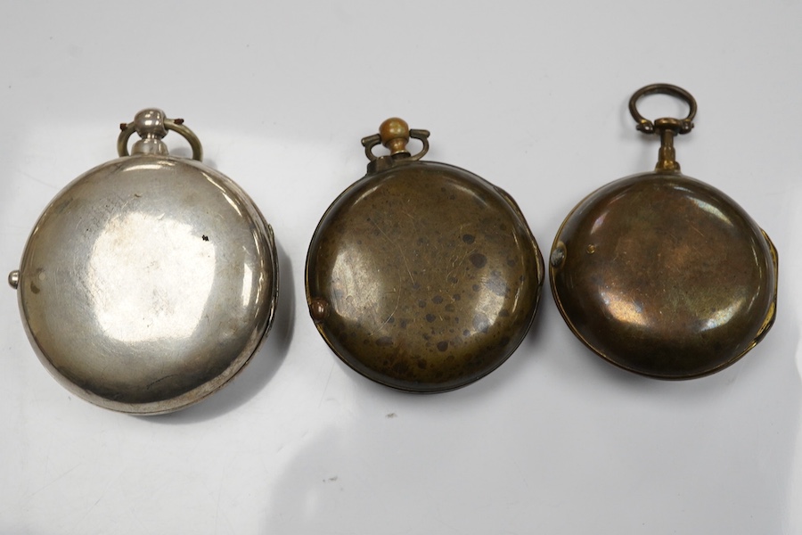 An early Victorian silver pair cased key wind verge pocket watch by Tho. Cogger, Hastings, outer case diameter 57mm, two other gilt metal pair cased pocket watches and a silver plated snuff box. Condition - poor